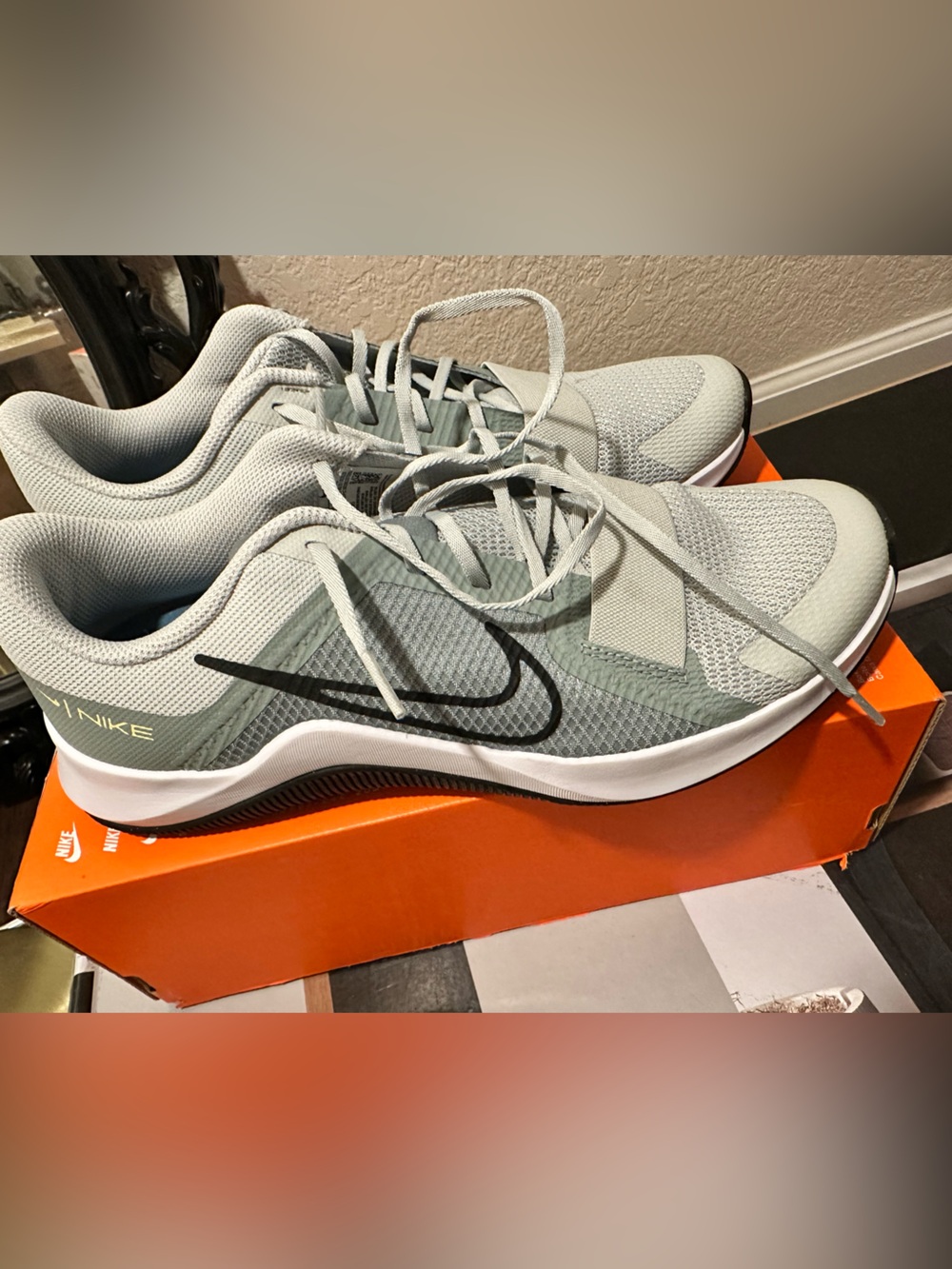Nike women’s MC Trainer 2 Sneakers NWT
